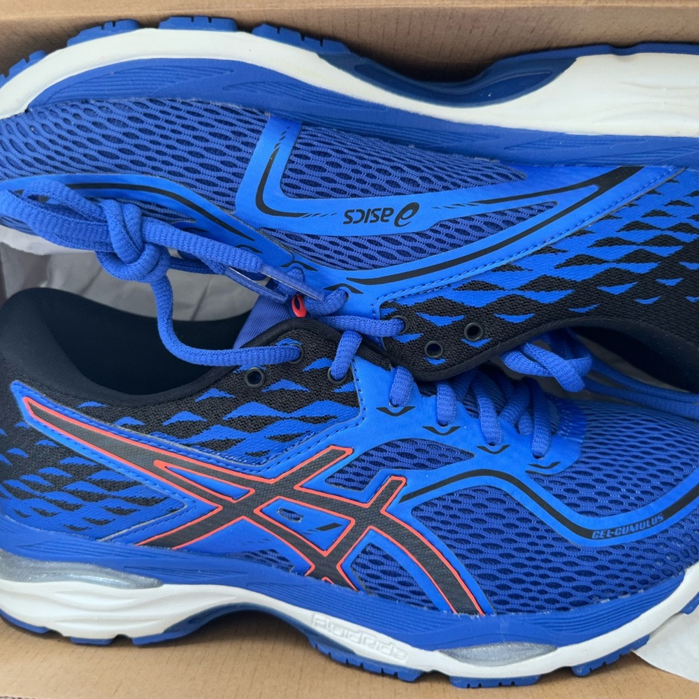 Blue ASICS sneakers, gel cumulus size 7